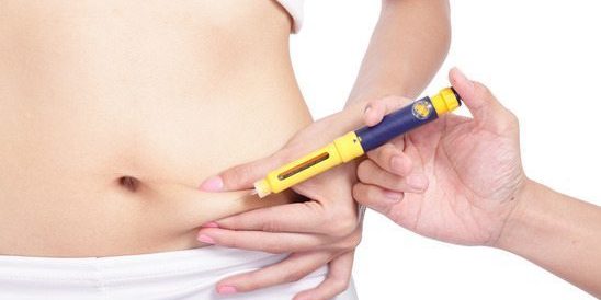 Injektion zur Befruchtung bei der IVF-Behandlung